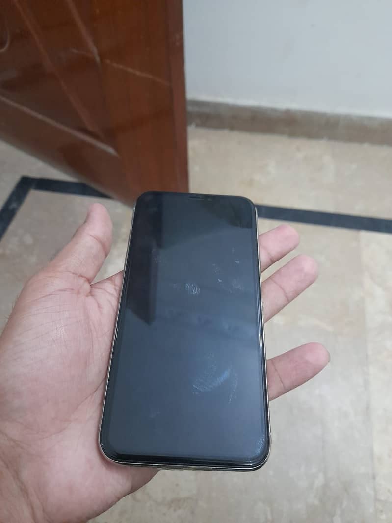 Apple iPhone X 4