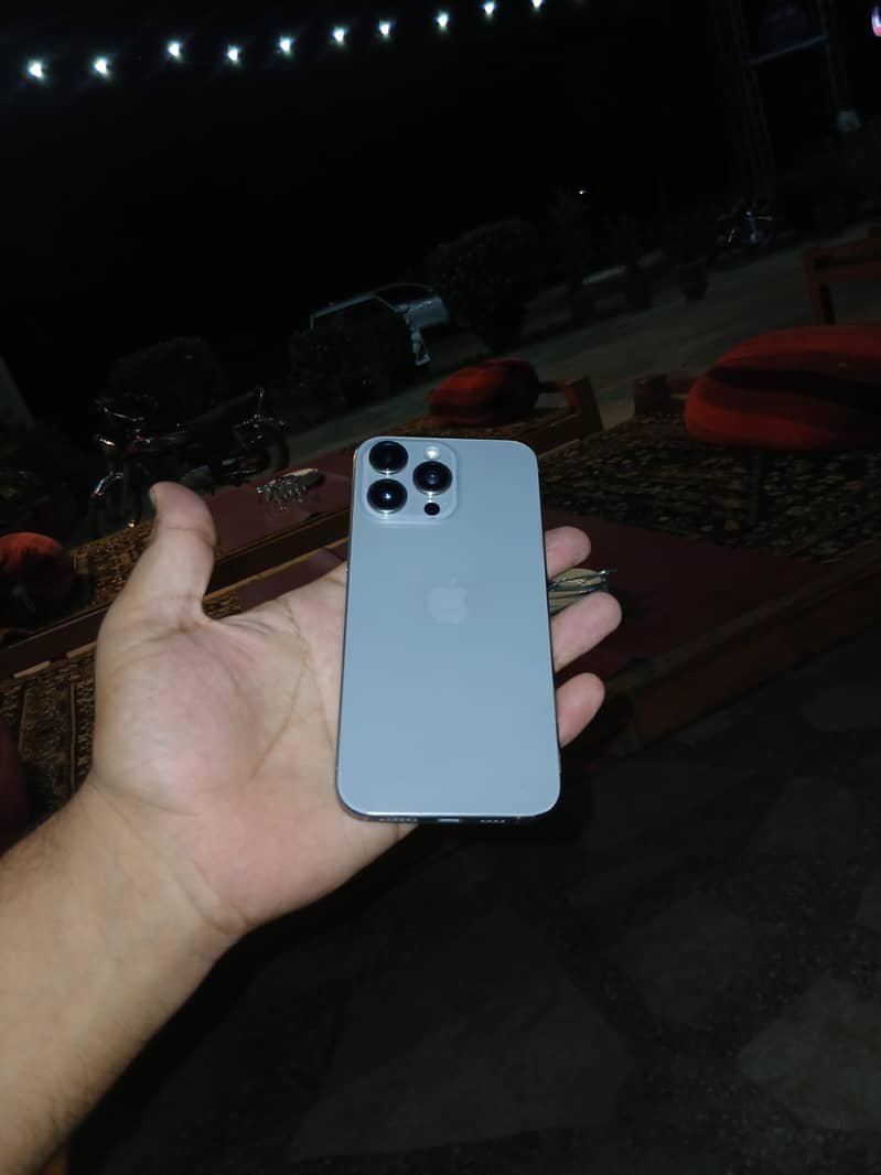 Apple iPhone 15 Pro Max 1