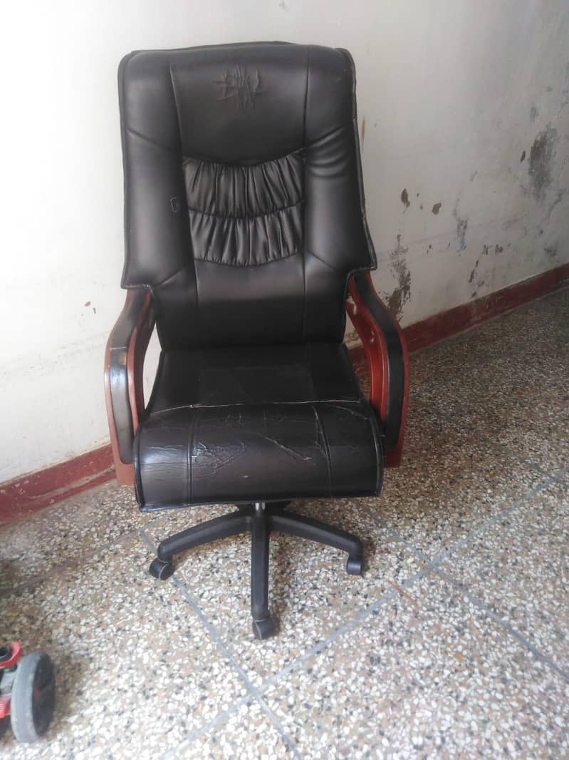 Executive chair used 1