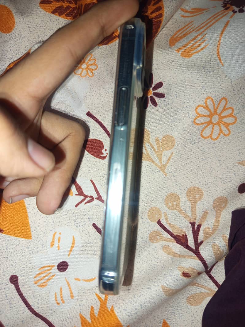 Apple iPhone 14 5