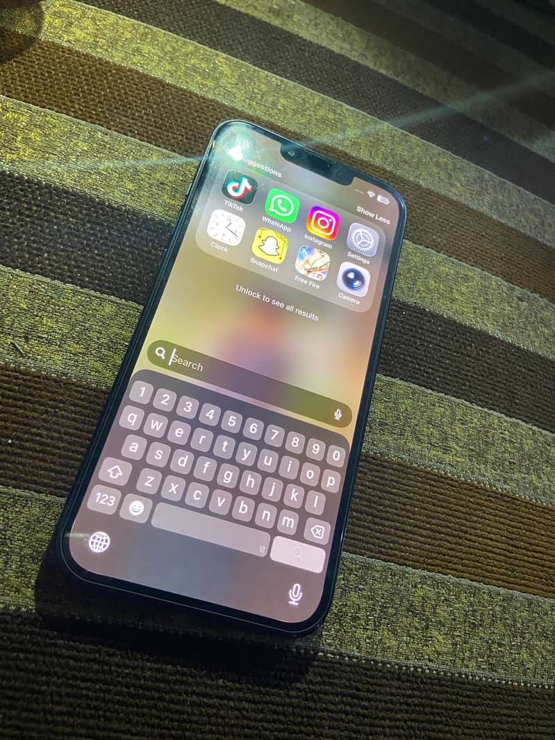 Apple iPhone 13 1