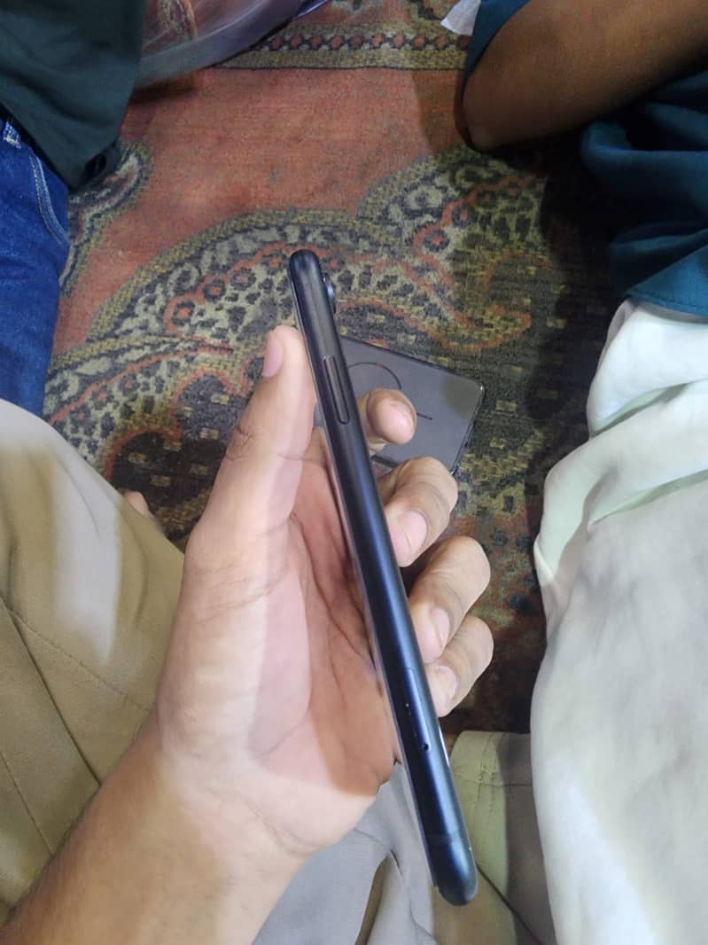 Apple iPhone XR 1