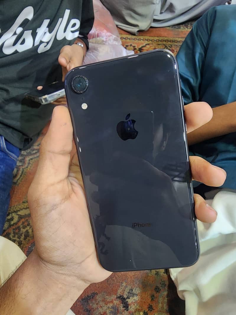 Apple iPhone XR 6