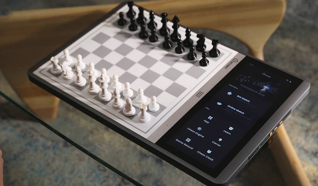 ChessNut Evo Board 1