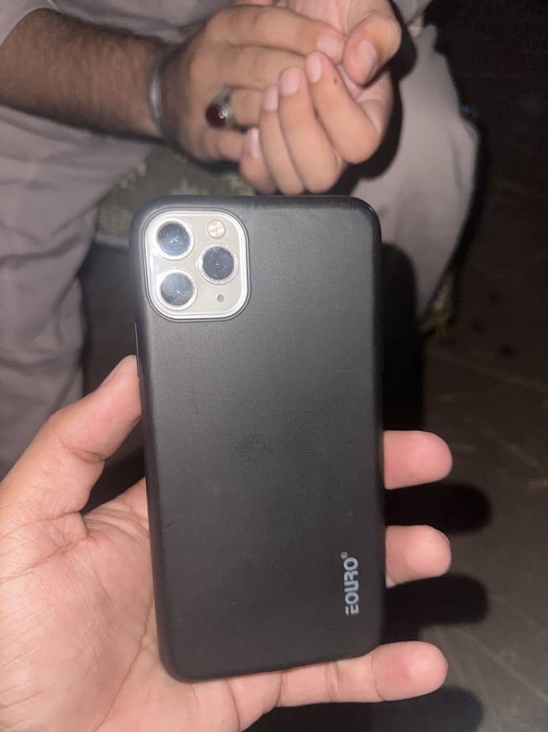 Apple iPhone 11 Pro Max 3