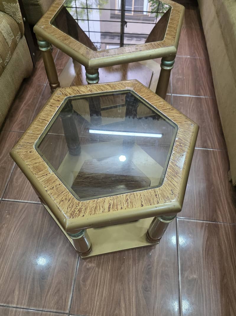 Couch + 3 tables with glass Top 7