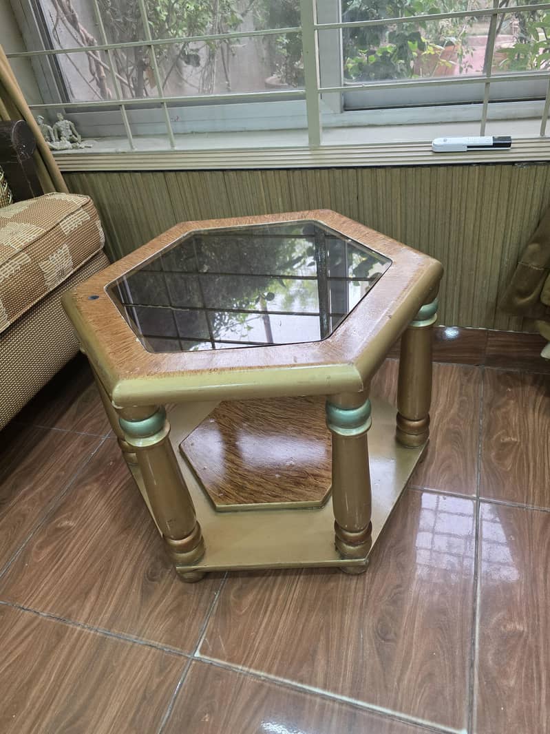 Couch + 3 tables with glass Top 10