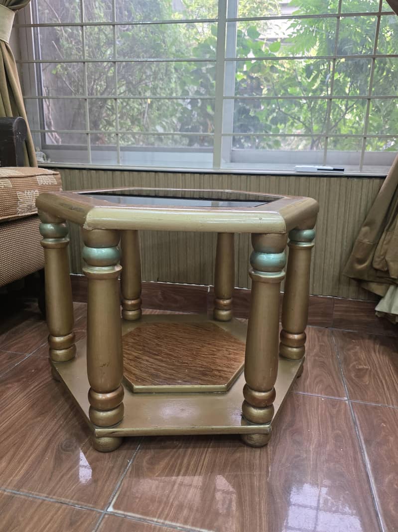 Couch + 3 tables with glass Top 11