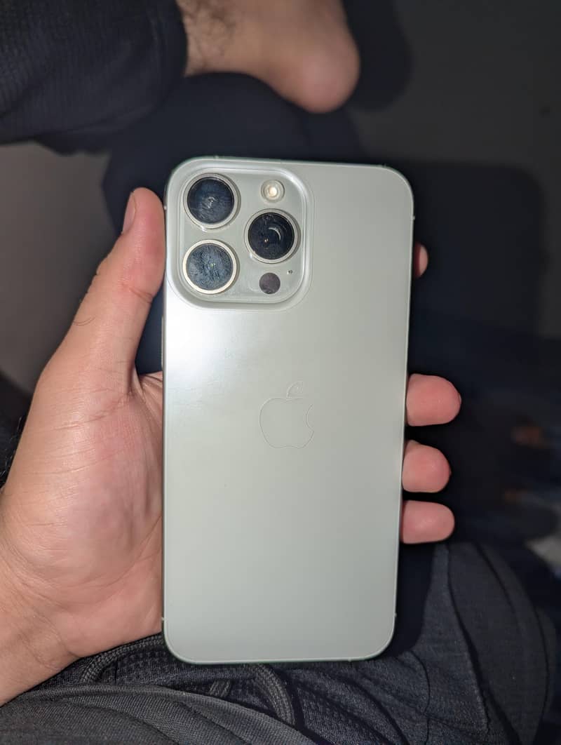 Apple iPhone 15 Pro Max 1