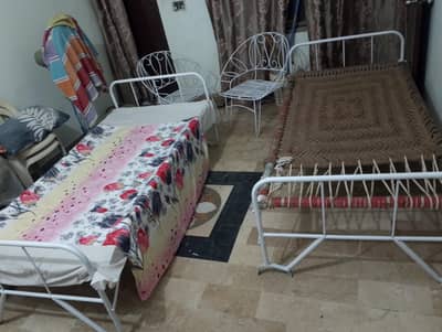 2 folding bed & 2 lawn chairs for sale
