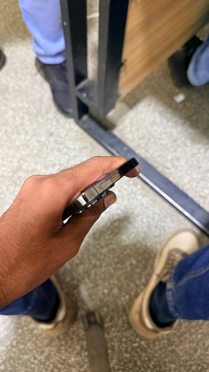 Apple iPhone 13 Pro 1