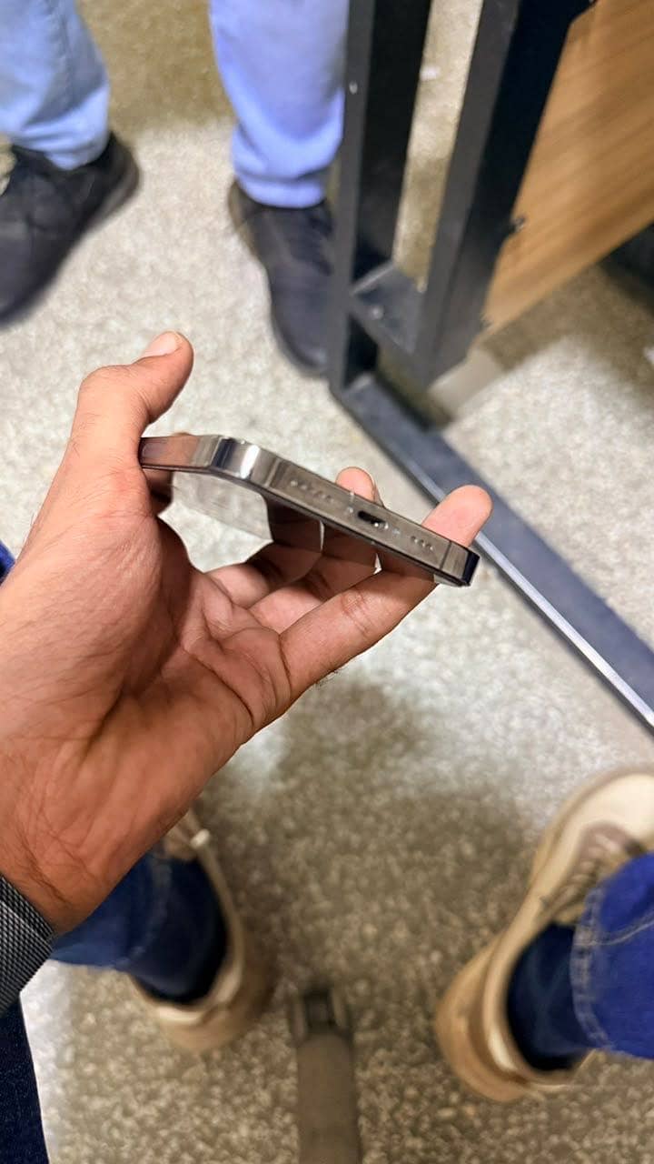 Apple iPhone 13 Pro 2