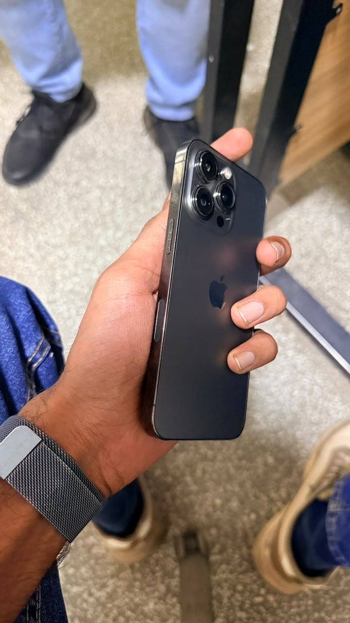 Apple iPhone 13 Pro 4