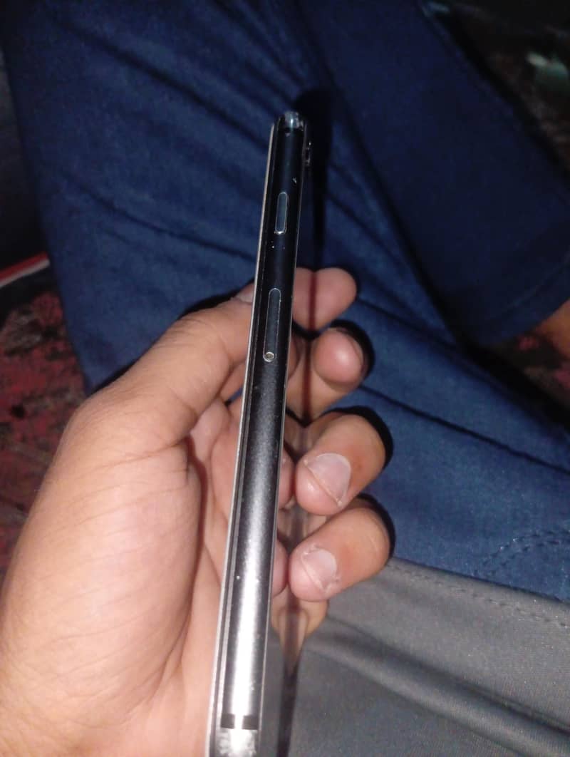 Apple iPhone 8 3