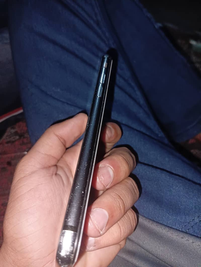 Apple iPhone 8 4