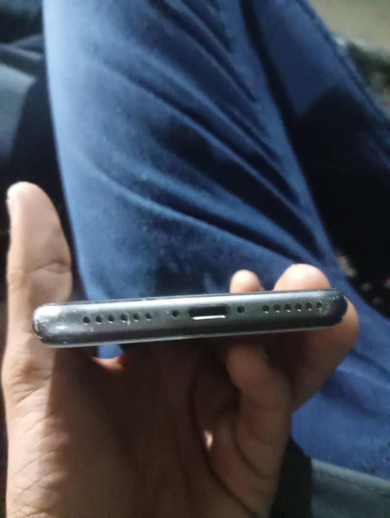 Apple iPhone 8 5
