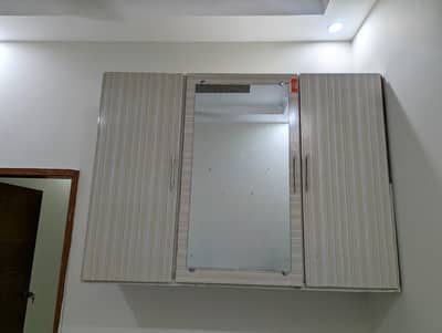 Wall capboard
