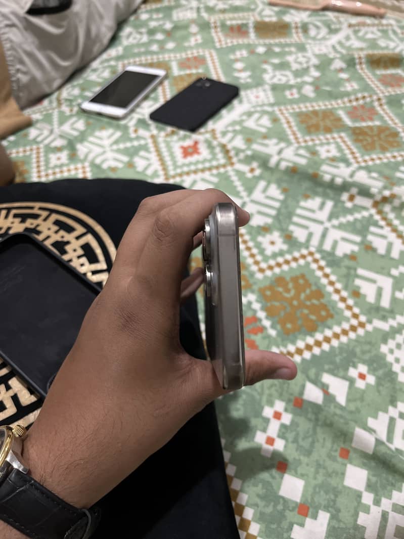 Apple iPhone 15 Pro Max 1