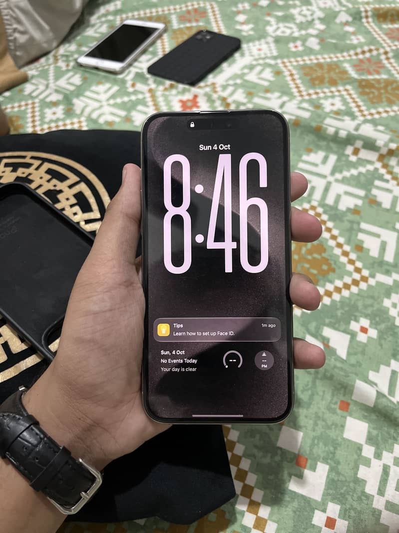 Apple iPhone 15 Pro Max 4