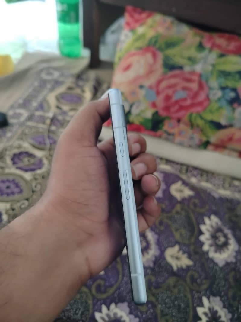 Google Pixel 7a 5
