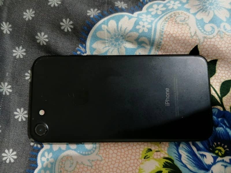 Apple iPhone 7 1