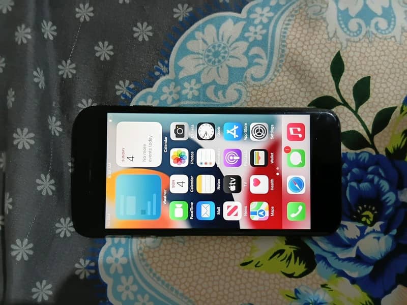Apple iPhone 7 2