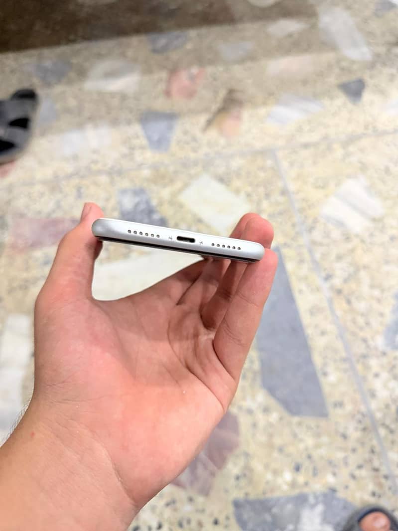 Apple iPhone 11 2