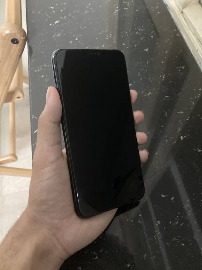 Apple iPhone 11 Pro Max 2