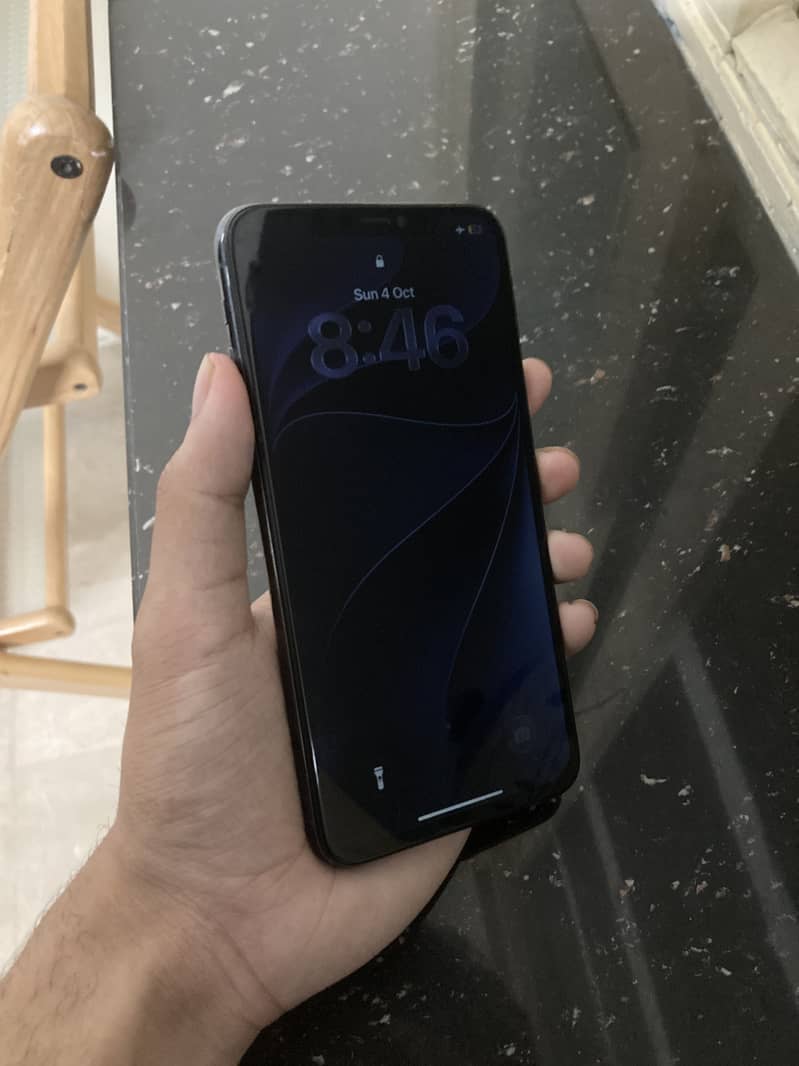 Apple iPhone 11 Pro Max 4