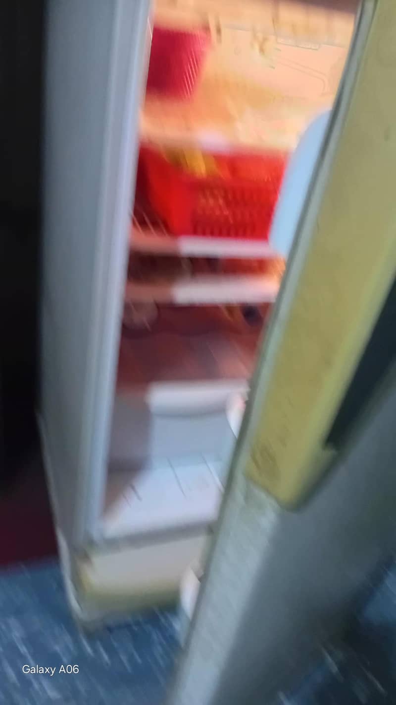 fridge PEL 4