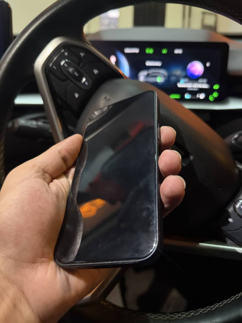 Apple iPhone 13 2