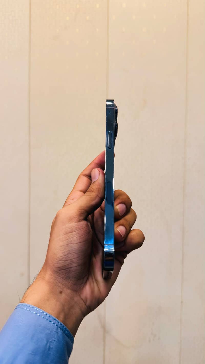 Apple iPhone 13 Pro Max 3