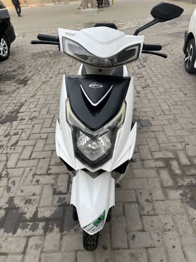 Yj future electric scooty