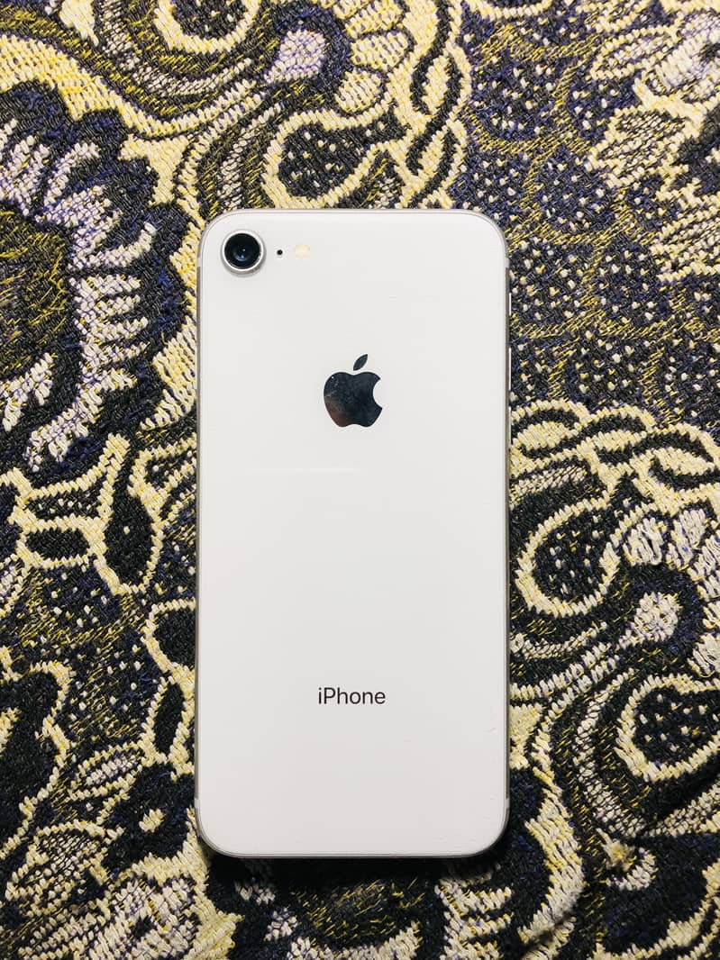 Apple iPhone 8 off mobile  memory chip issue 1