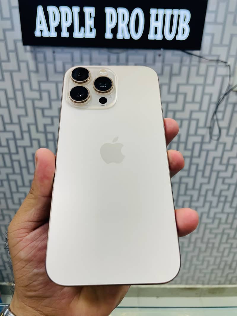 Apple iPhone 16 Pro Max 0