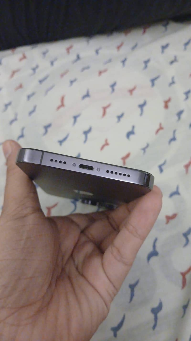 Apple iPhone 14 Pro Max 3
