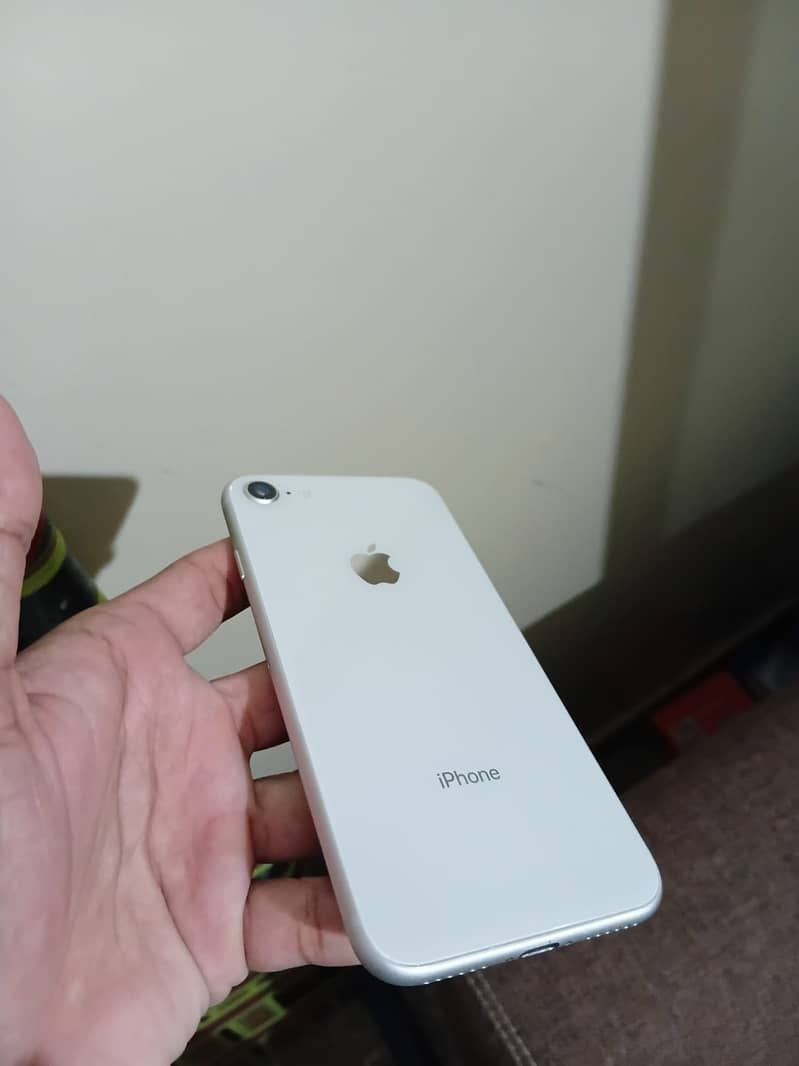 IPhone 8 0