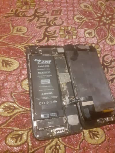 Apple iPhone 7 aik bord ok dosry ka camera  vicarage ok hyparts