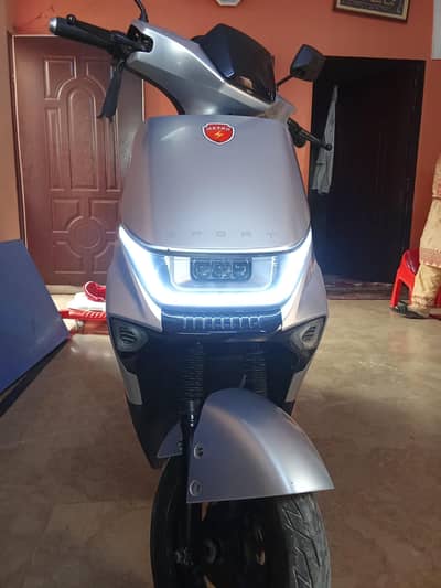 metro electric scooty