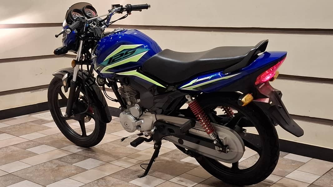 Honda CB125F 1
