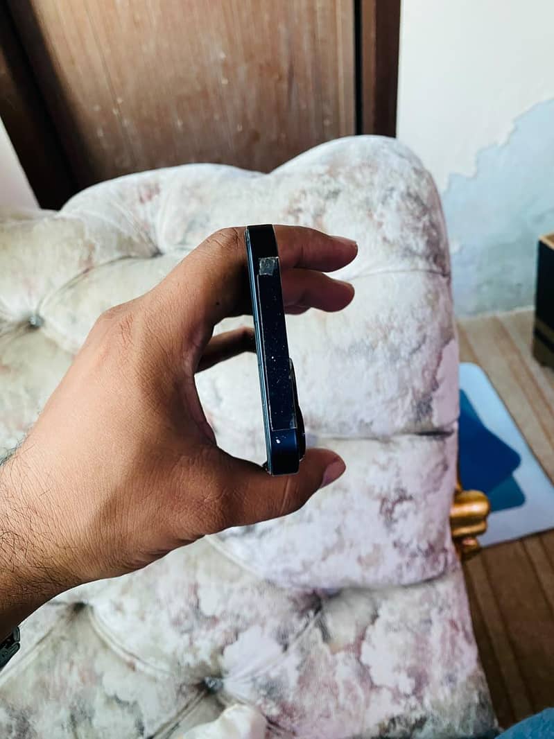 Apple iPhone 13 3