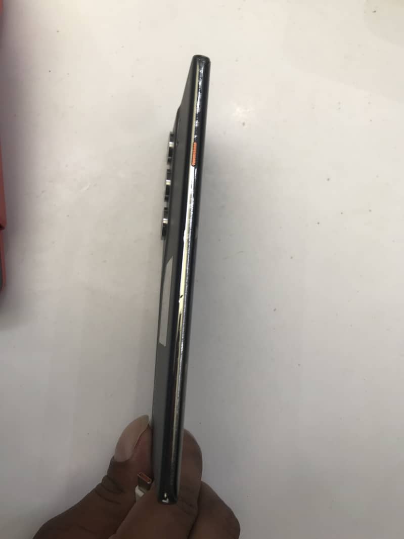 Tecno CAMON 40 Pro 1