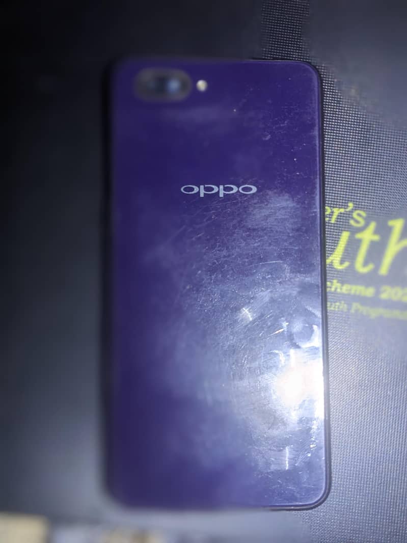 OPPO A3s 4
