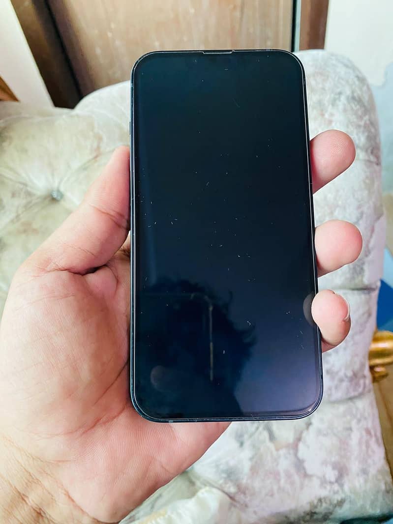 Apple iPhone 13 1