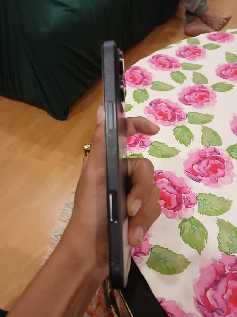 Apple iPhone 16 Pro Max 2