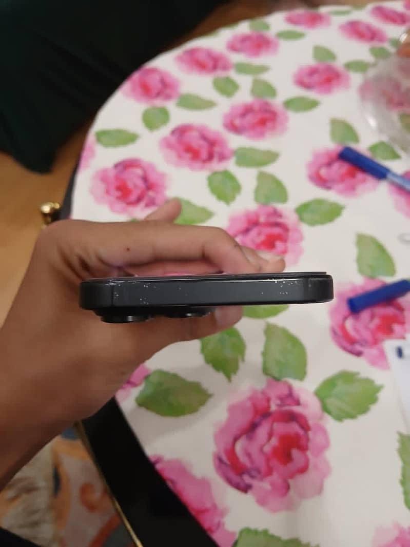 Apple iPhone 16 Pro Max 3