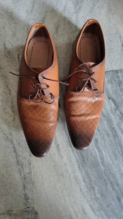 leather brown shoes