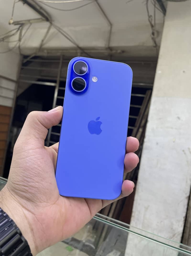 Apple iPhone 16 1