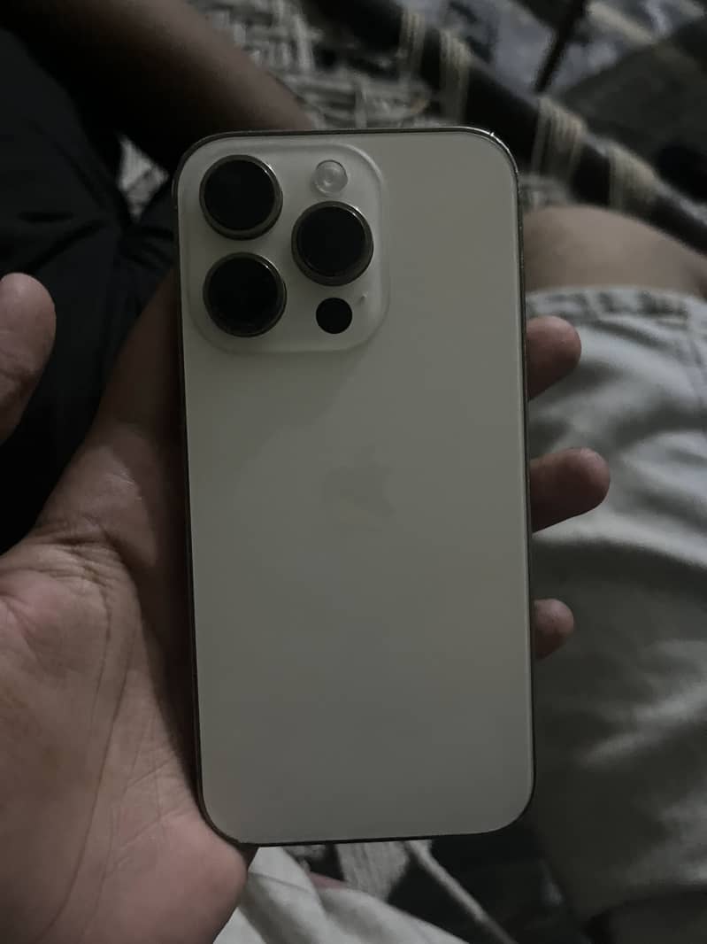 Apple iPhone 14 Pro 0