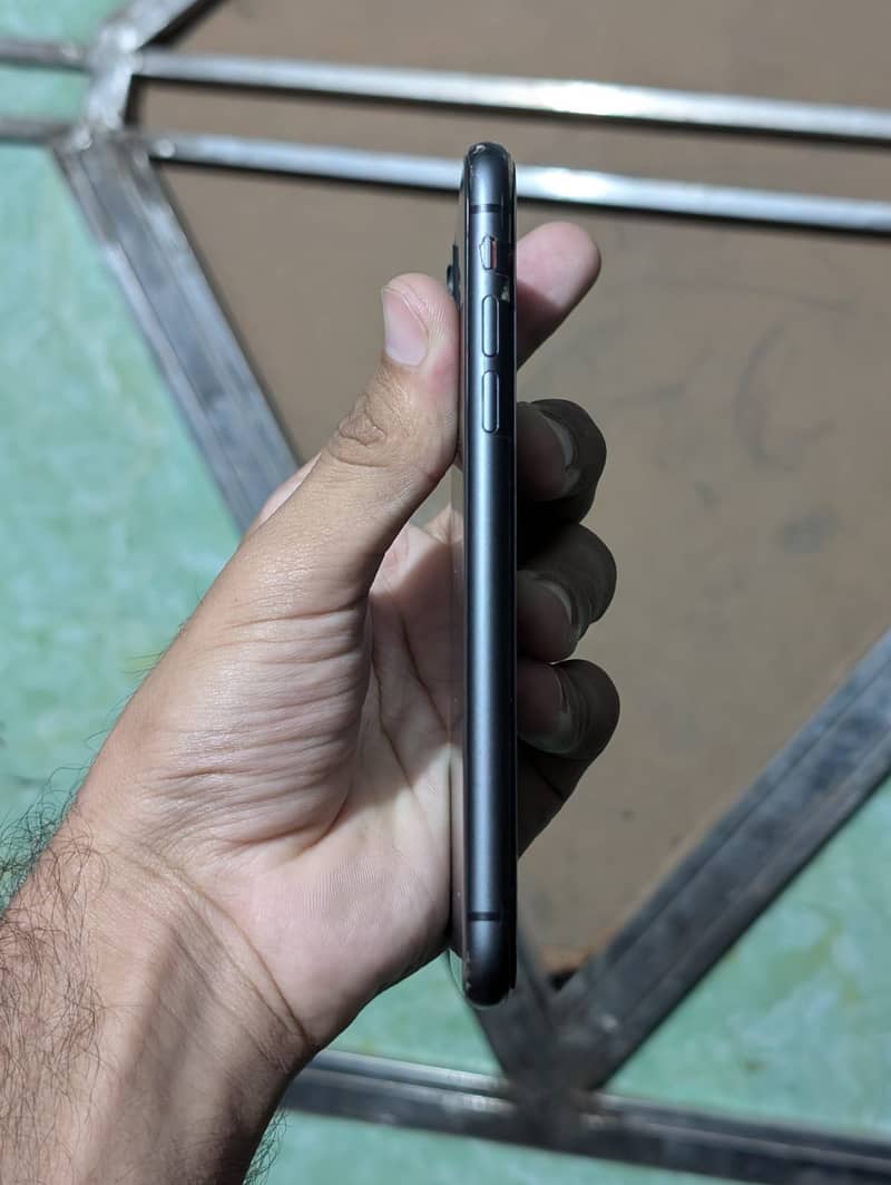 Apple iPhone 11 2